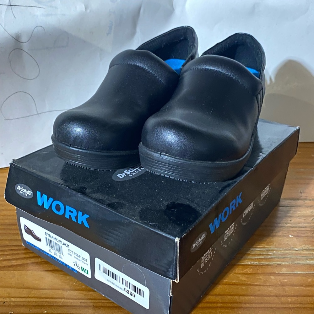 Dr Scholl’s black, non-slip work shoes/clogs. women’s Size 7. Worn once
